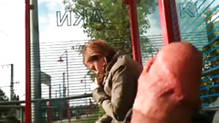 پیارا سنہرے بالوں وا ...