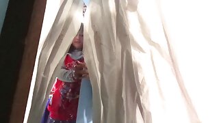 بڑی چھاتیوں کے ساتھ  ...